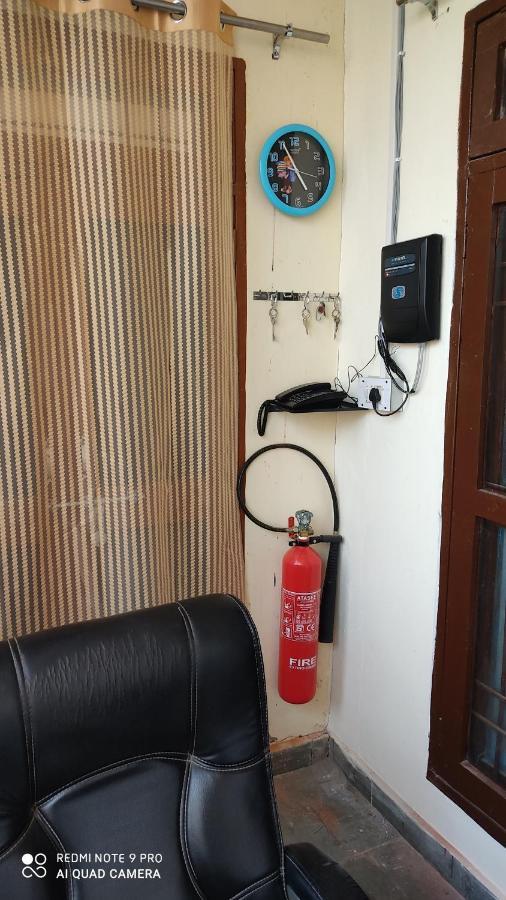 City Crown Guest House Sundarnagar المظهر الخارجي الصورة